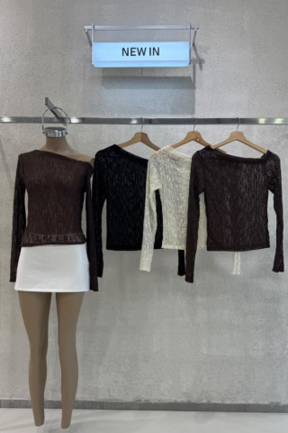 TOP ENCAJE IRREGULAR LENTEJUELAS - ART. 74