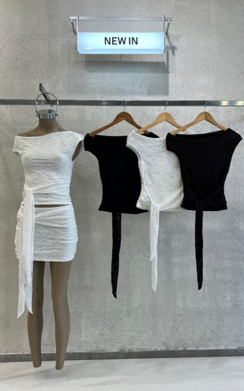 TOP IRREGULAR ENCAJE CON LAZO – ART. 75