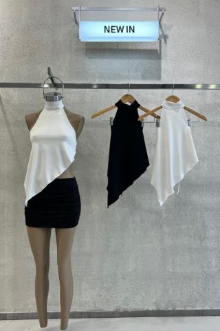 TOP MICROFIBRA CON CUELLO Y PICO IRREGULAR – ART. 24